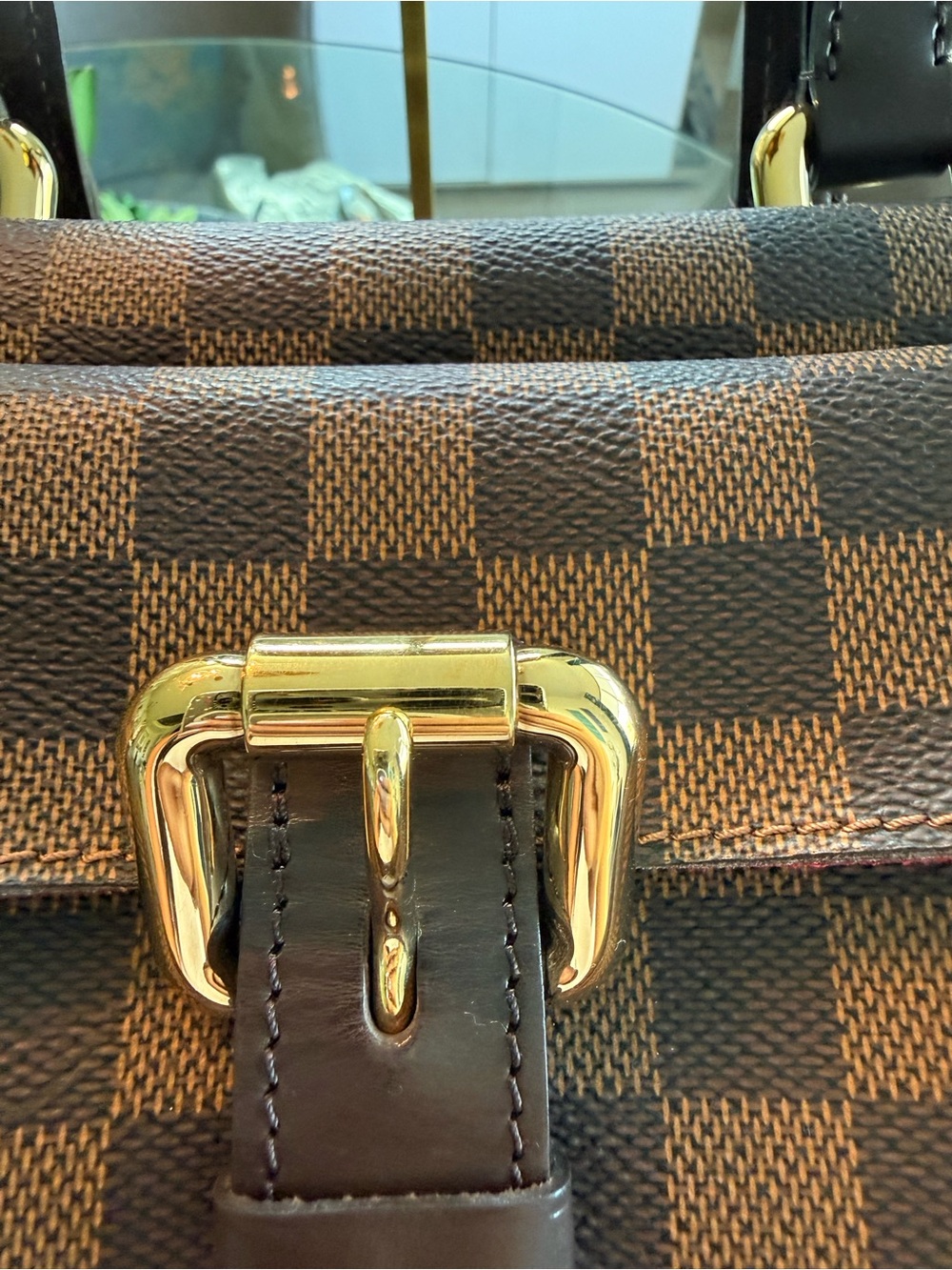 Louis Vuitton
Damier Ebene Knightbridge Handbag - Picture 3 of 12